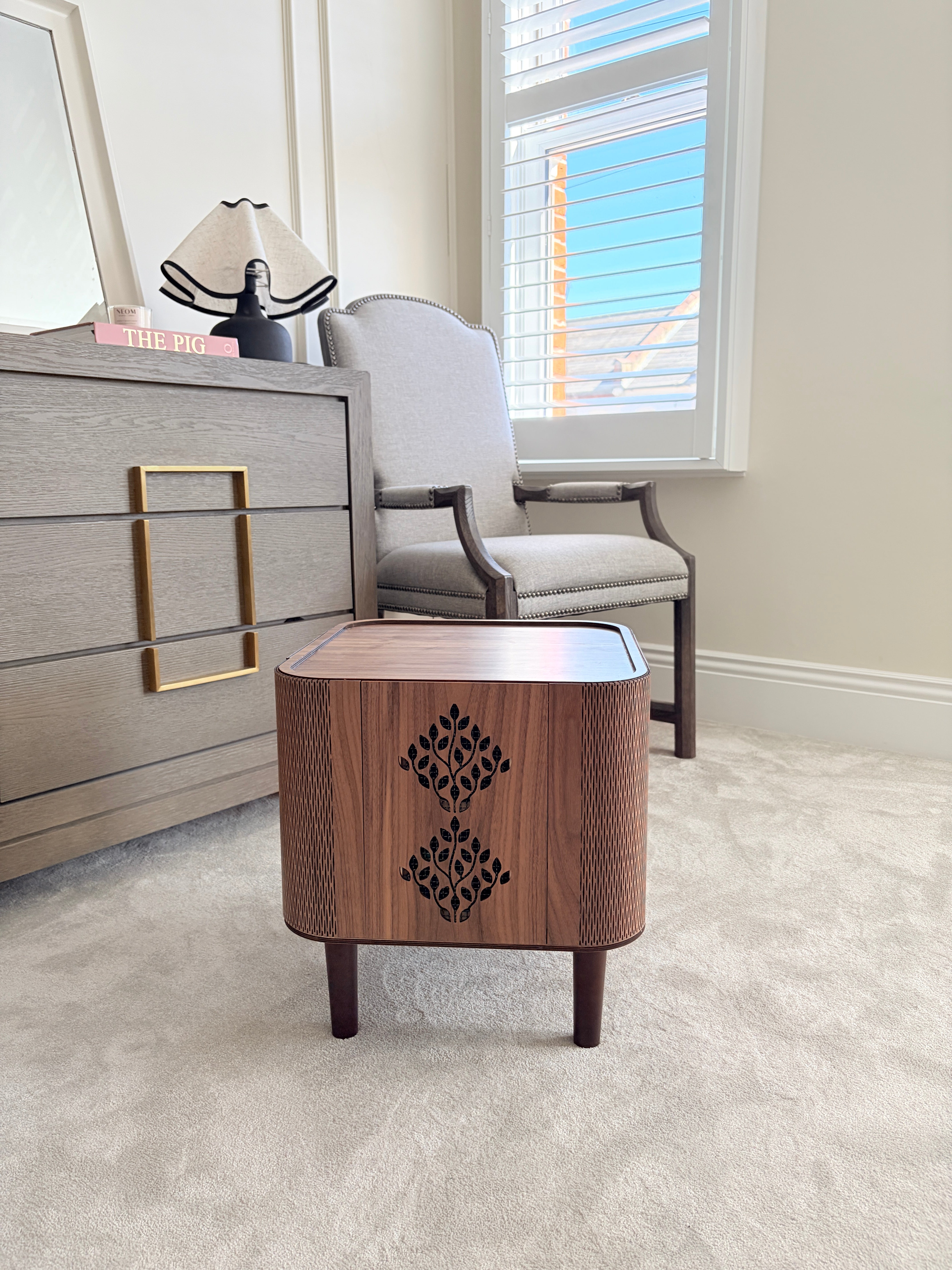 AURA WALNUT